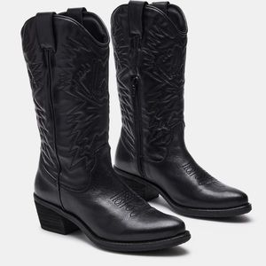 Hayward Black Leather Cowboy Boots